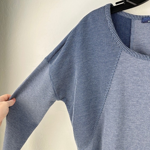 PrAna Sweater Womens L Blue Waffle Knit Long Sleeve Round Neck Pullover High Low - Picture 3 of 8